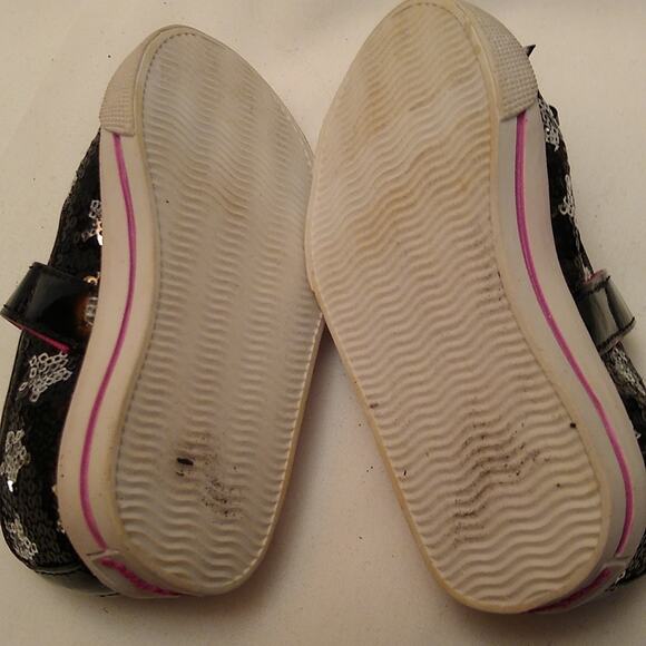 Jumping bean black sequin sneakers. Size 4 - Picture 6 of 7